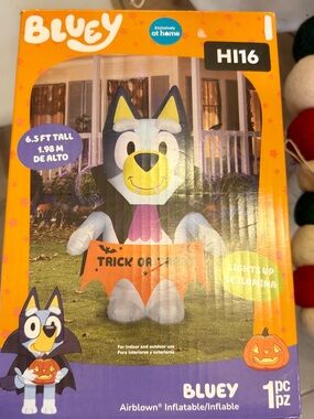 Bluey Halloween Inflatable in Blue, Yellow, White, Orange